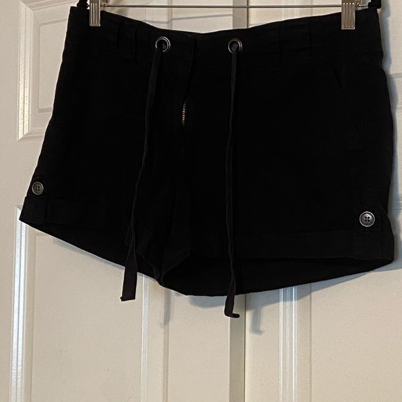 Shorts - Picture 2 of 3